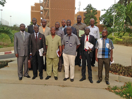 Les membres des delegations apres une seance de travail au campus de Cocody